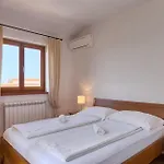 בית נופש Roza *
