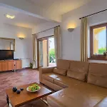 Roza פורץ