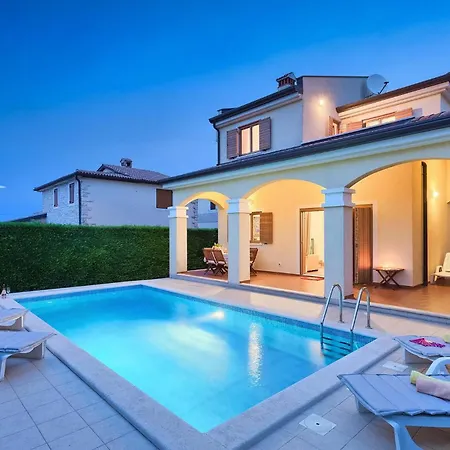Holiday home Roza *