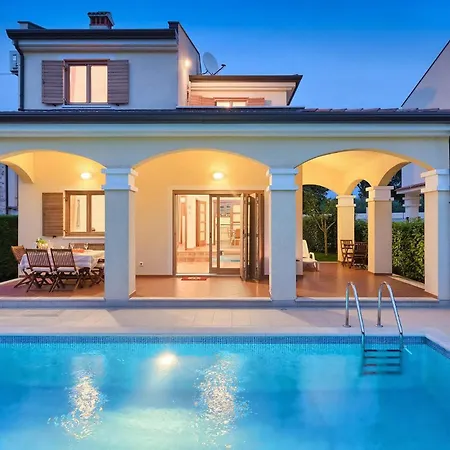 Roza Holiday home Porec